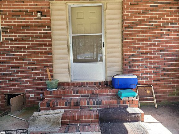 5th image of 901 Abercrombie Rd