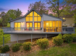 196 The Woods Rd, Hedgesville, WV 25427