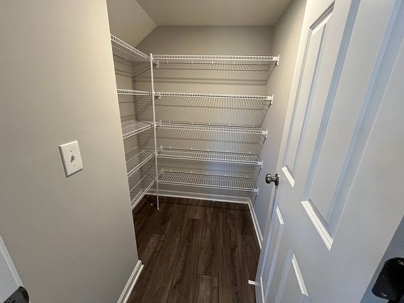 Walk in pantry