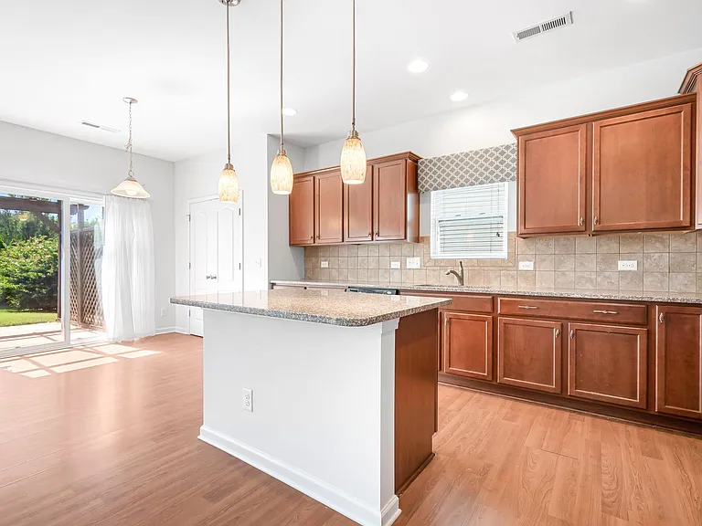 2059 Blue Iris Dr — Photo 8