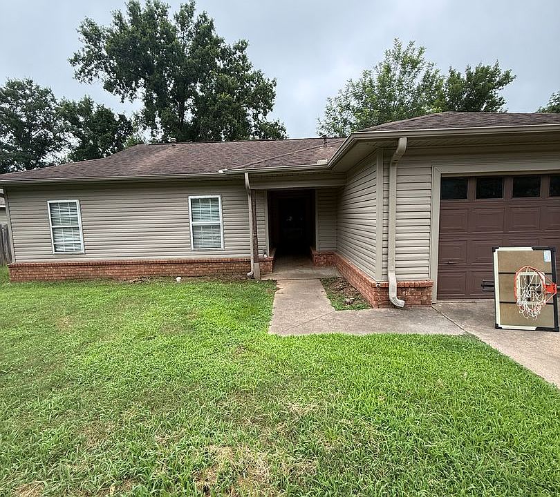 1st image of 1309 Grand Oak Dr