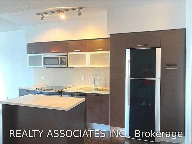 386 Yonge St #2813 — Photo 27