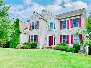 101 Dove Ct, Hummelstown, PA 17036