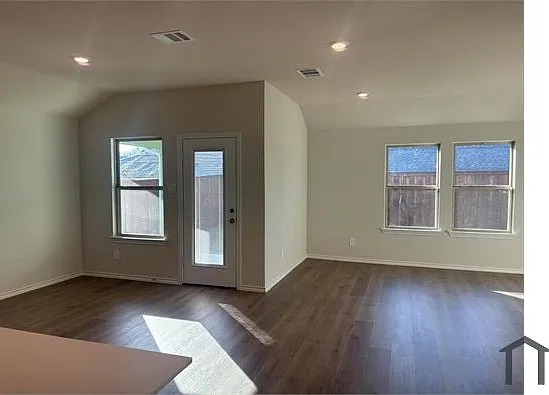 13188 Enclave Pkwy — Photo 6