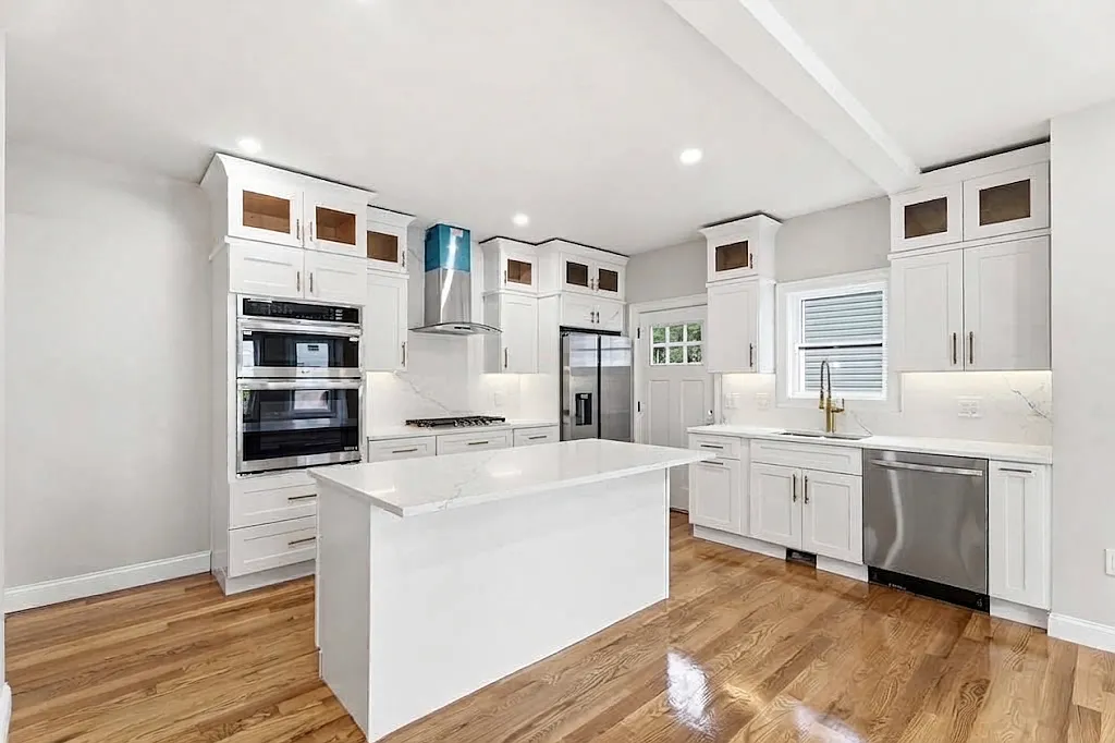 3 bed, 2.5 bath, 1687 sqft, $3,950 — Photo 1