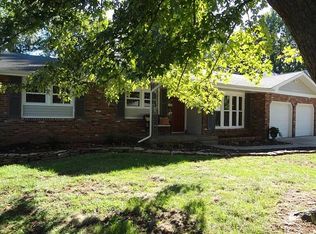1302 E Greenwood St, Springfield, MO 65804