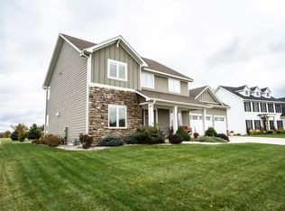 1730 Evening Ct, Pella, IA 50219