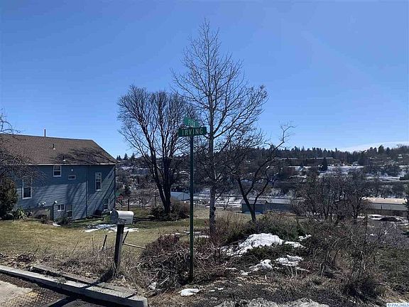 2nd image of 507-509 NW Irving St
