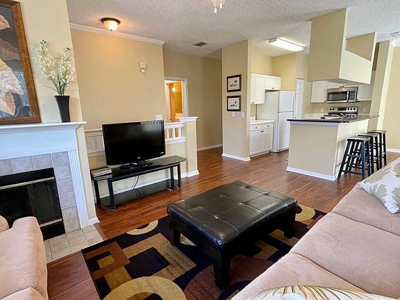 5th image of 626 Arbor Lakes Cir