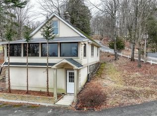 126 W Hook Rd, Hopewell Junction, NY 12533