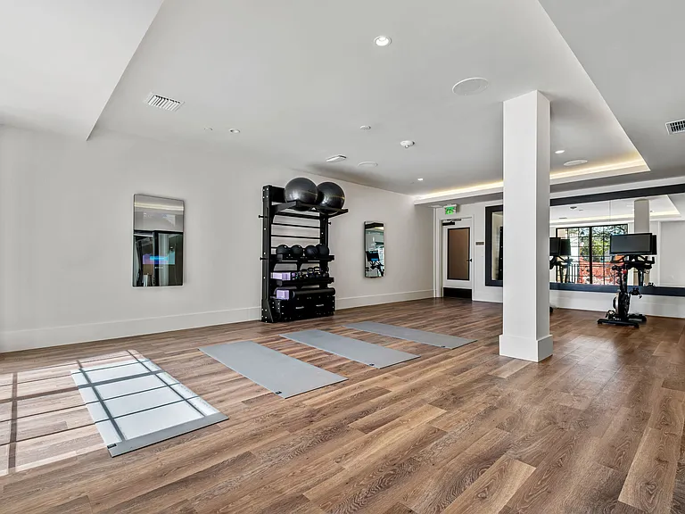 Manor Riverside — Photo 19