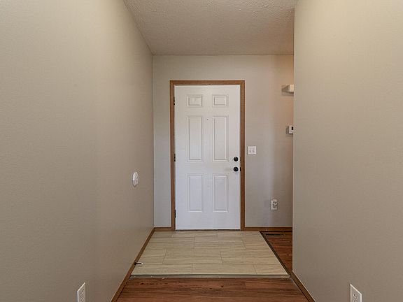 4th image of 420 S Elgin Avenue