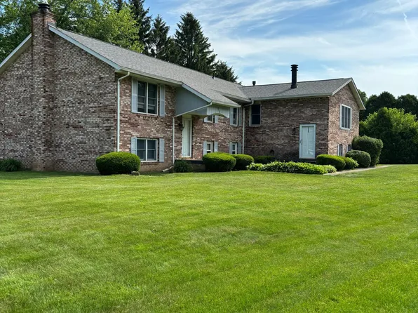 7044 Lake O Springs Ave NW, North Canton, OH 44720