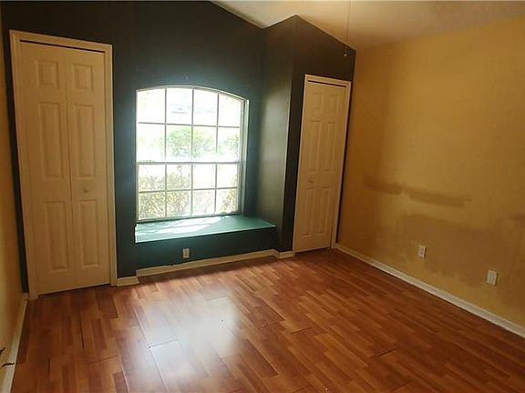 5th image of 185 Westmoreland Cir