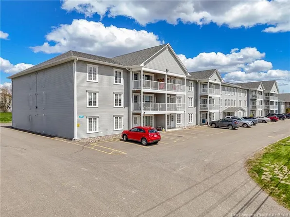 185 Reynolds St #13, Fredericton, NB E3A 0K7