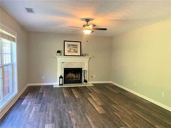 5th image of 1470 Walnut Hill Cir