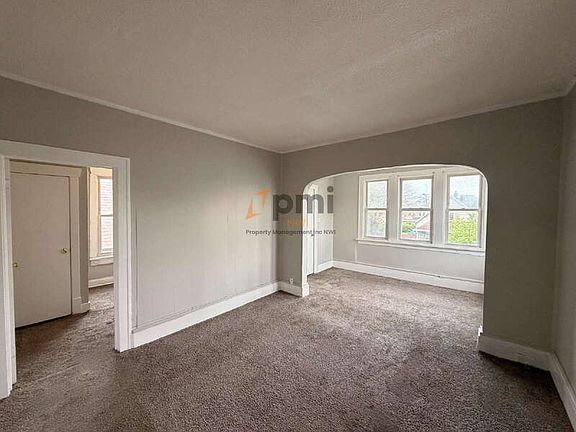 4th image of 3910 Catalpa St Unit 2
