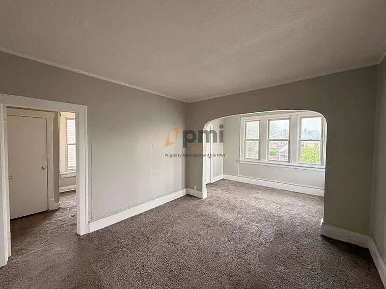 3910 Catalpa St #2 — Photo 4