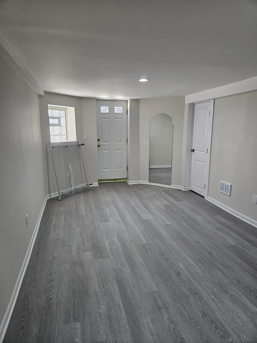 Building Photo - 4038 W Potomac Ave #G