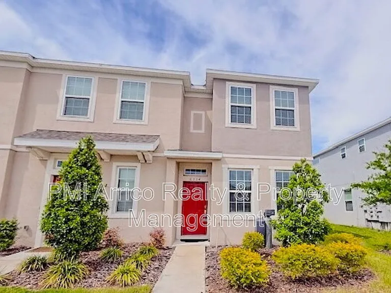 6334 Fairmont Ln — Photo 1