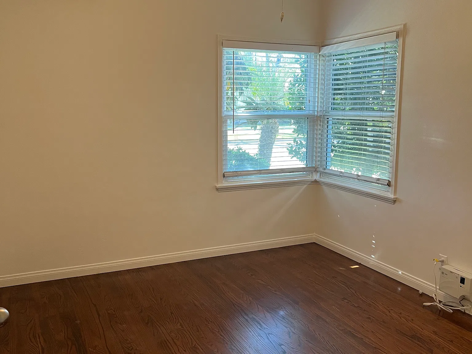 2 bed, 900 sqft, $2,000 — Photo 2