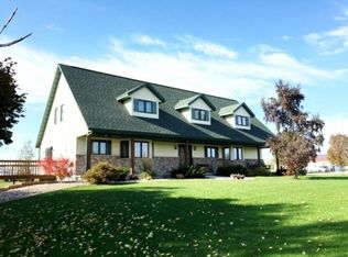 17928 Lakeshore Rd, Two Rivers, WI 54241