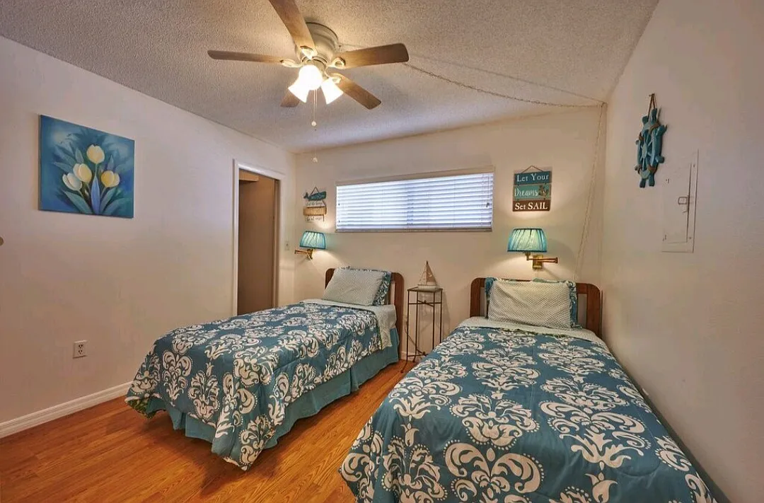 2 bed, 1100 sqft, $2,200 — Photo 3