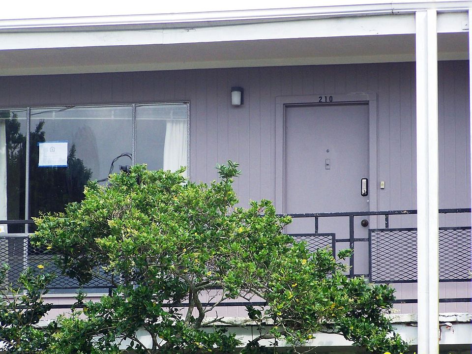1st image of 801 Henry Clay Ave APT 210