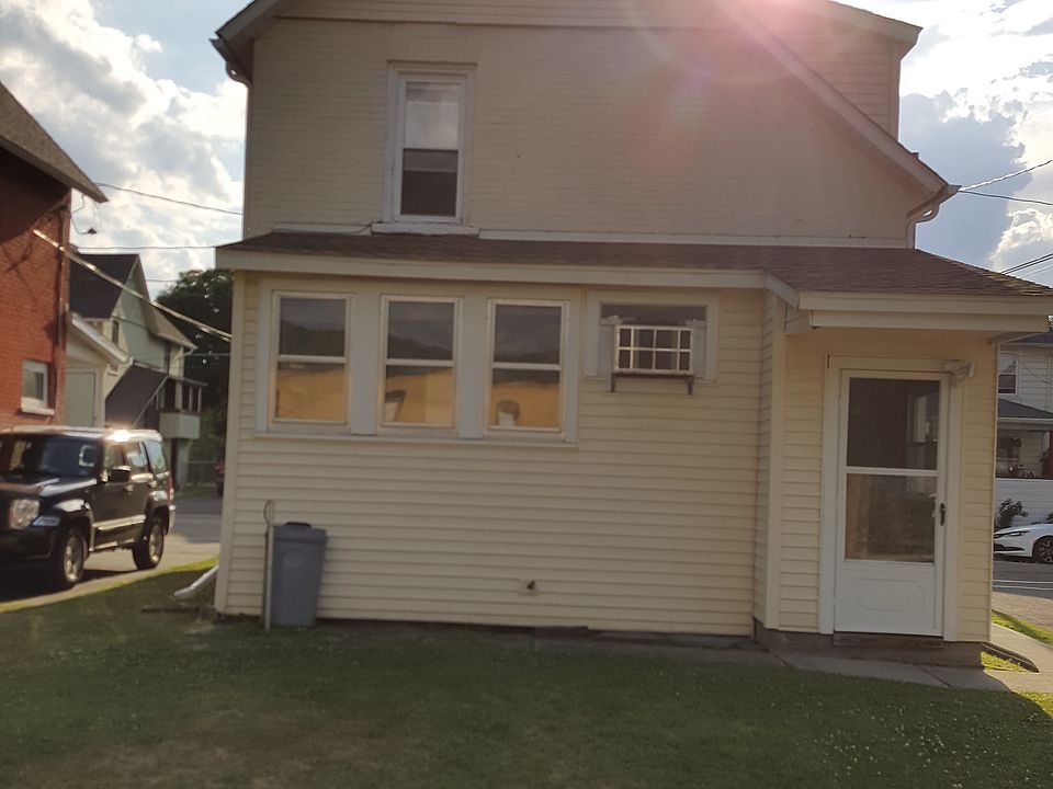 Back of House from driveway
