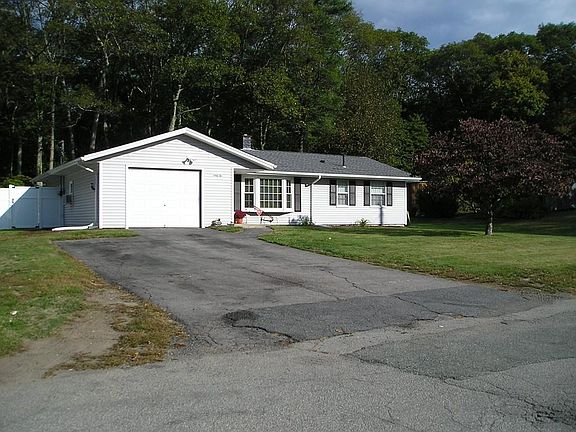 2nd image of 62 Brookville Ave
