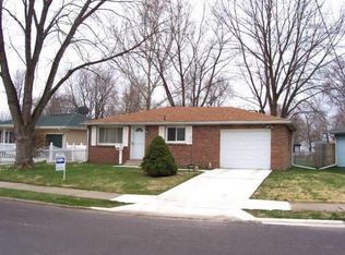 2012 Windsor St, Pekin, IL 61554