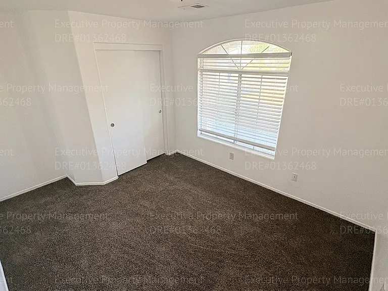 7400 Cross Glade St — Photo 38