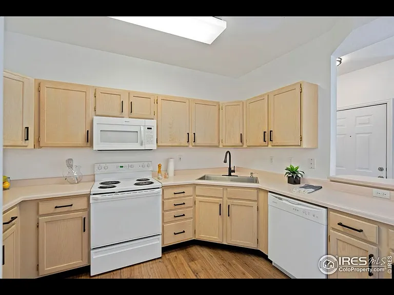4545 Wheaton Dr #A260 — Photo 2