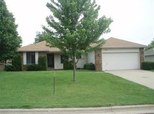 2995 W Village Ter, Springfield, MO 65810
