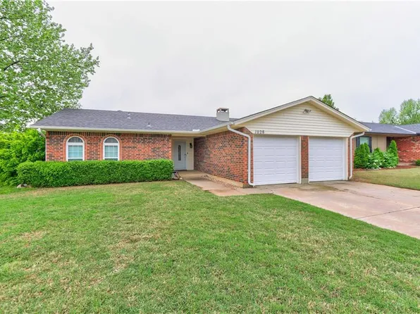 1028 Arlington Dr, Yukon, OK 73099