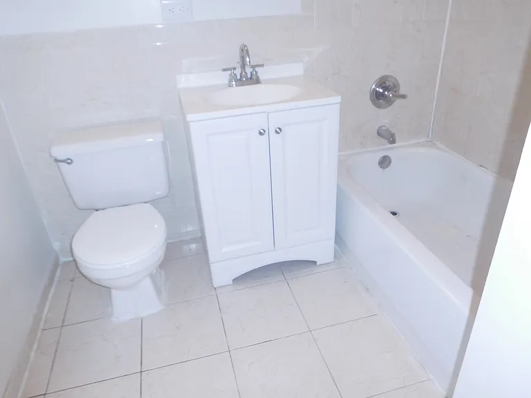 13702 Northern Blvd #5B — Photo 6