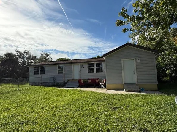 1685 Savana Dr, Merritt Island, FL 32952