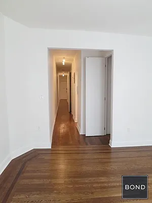 Rented by Bond New York | media 31