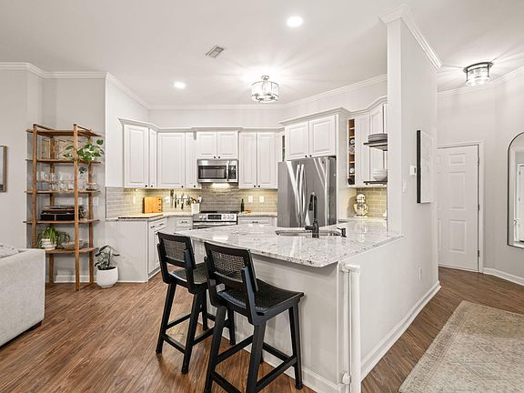 4th image of 4601 Pine Trace Dr