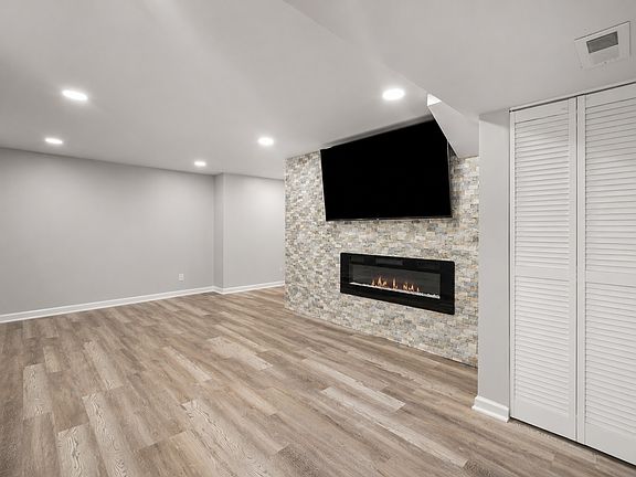 5th image of 4010 192nd St