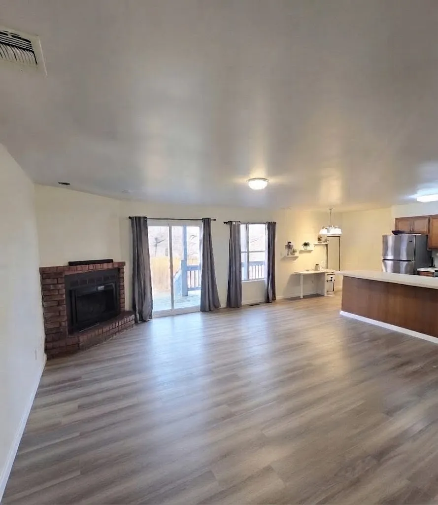 2 bed, 1200 sqft, $1,295 — Photo 1