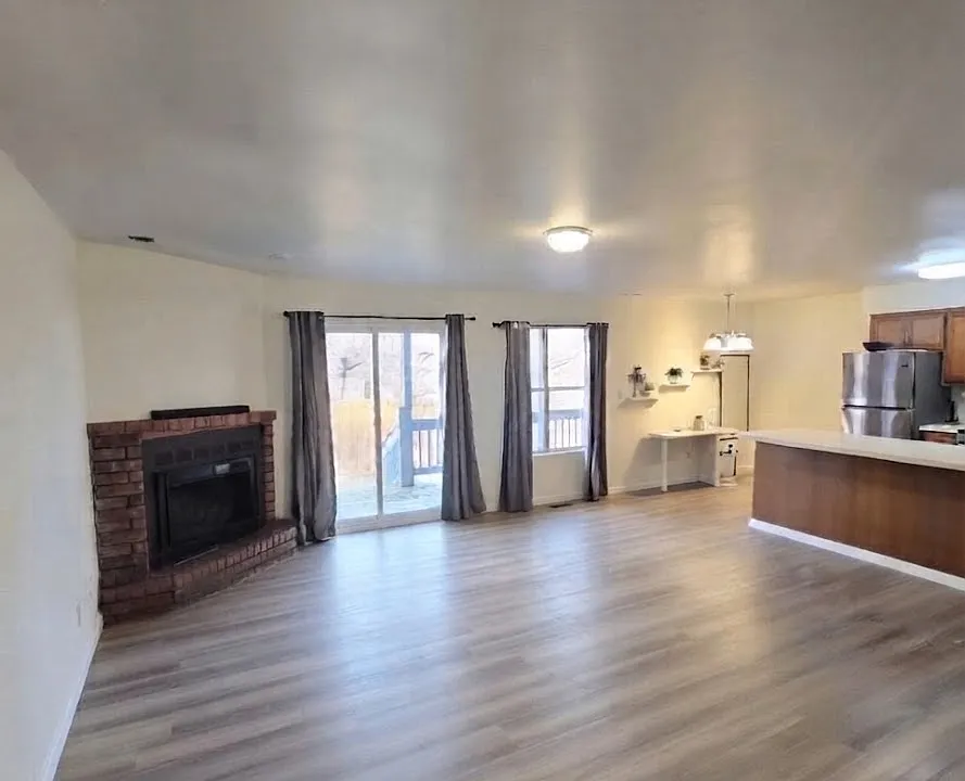 172 Private Road 1509