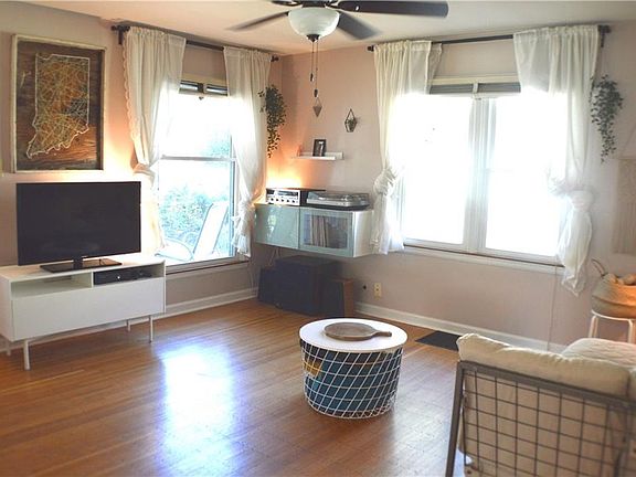 3rd image of 4951 Crittenden Ave