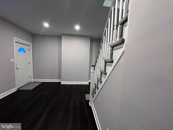 4th image of 2952 N Judson St