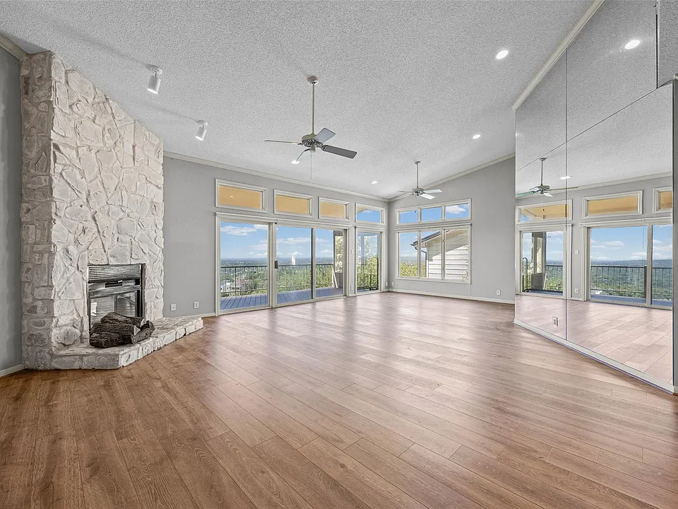114 Paragon Ct