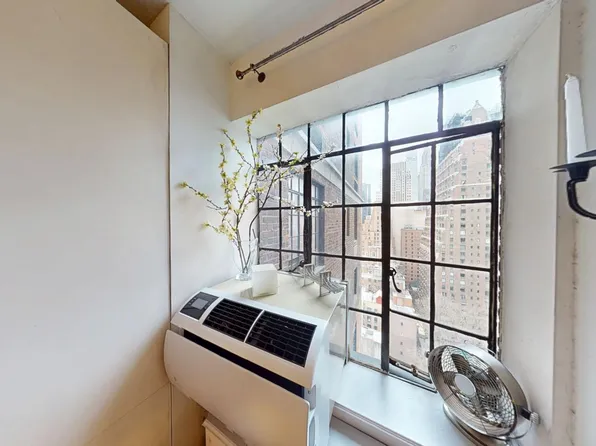 25 Tudor City Place 1817 image 14 of 15