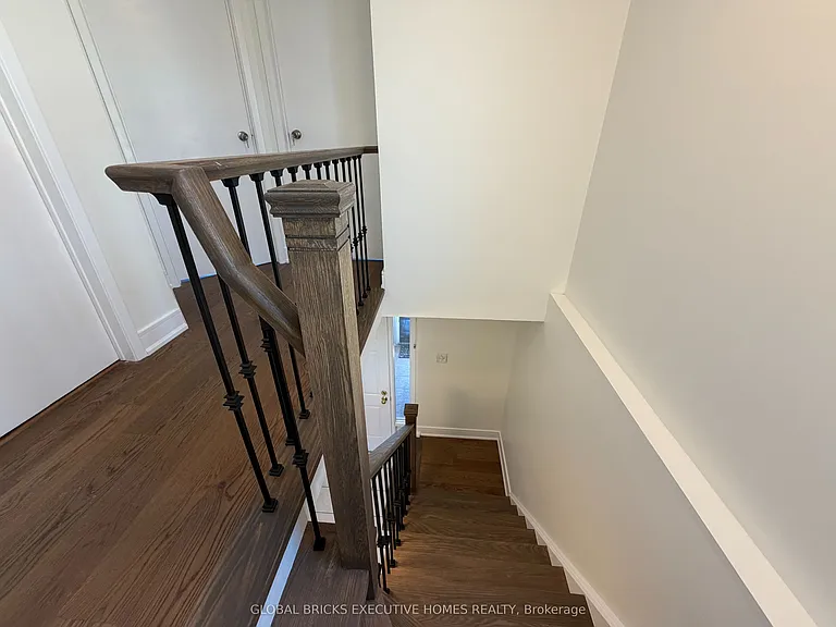 730 Queensbridge Dr — Photo 22