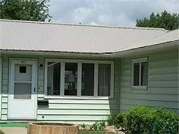 311 2nd St NE, Orange City, IA 51041