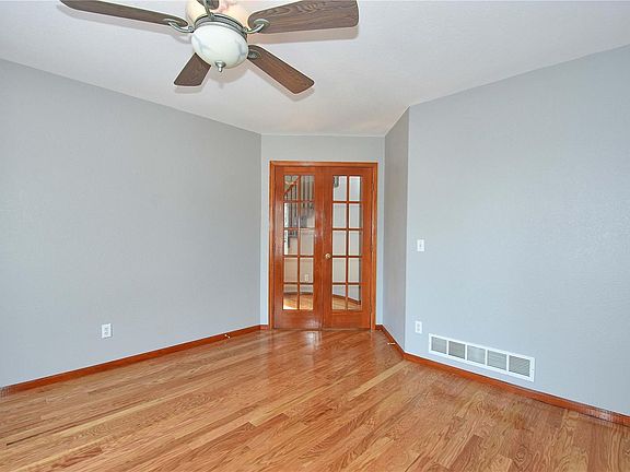 4th image of 7940 Henslow Ct