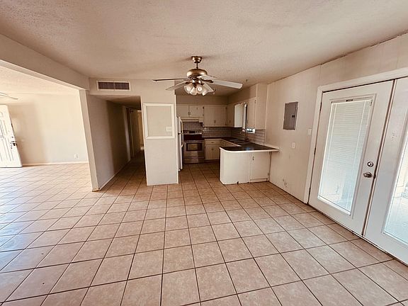 5th image of 2223 Lakeside Ave